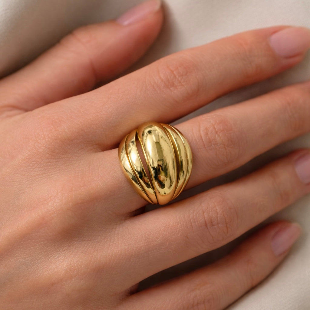 Anillo de Cúpula Esculpida