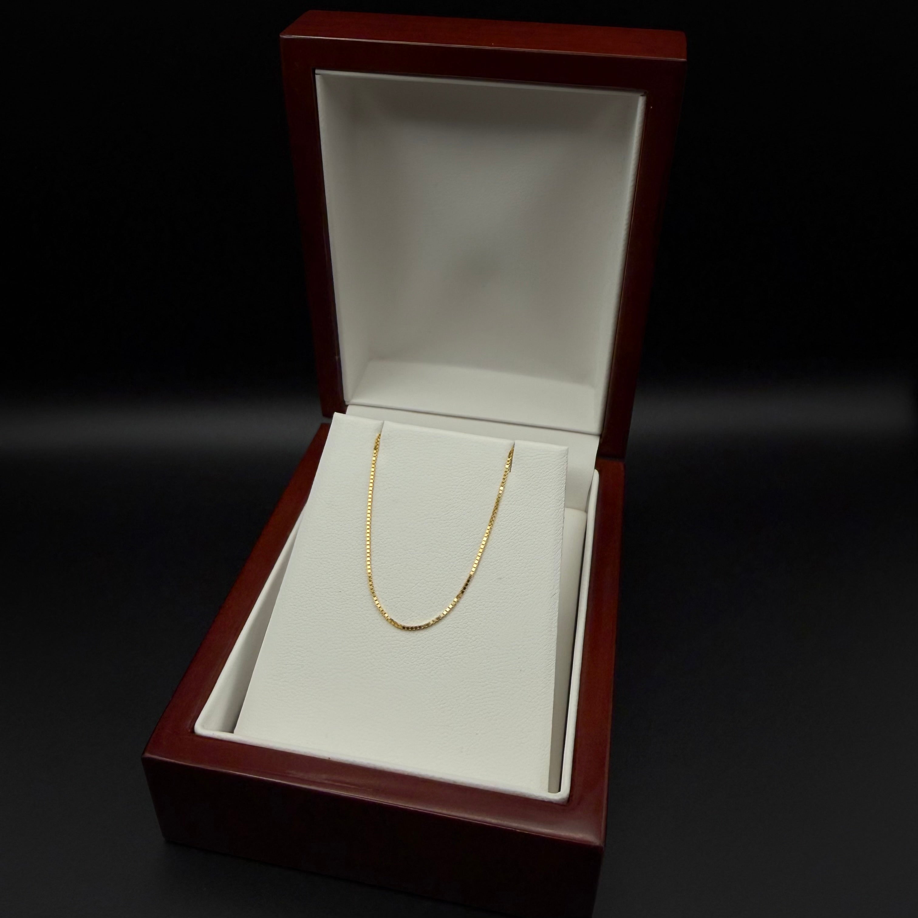 Collar de Cadena de Caja