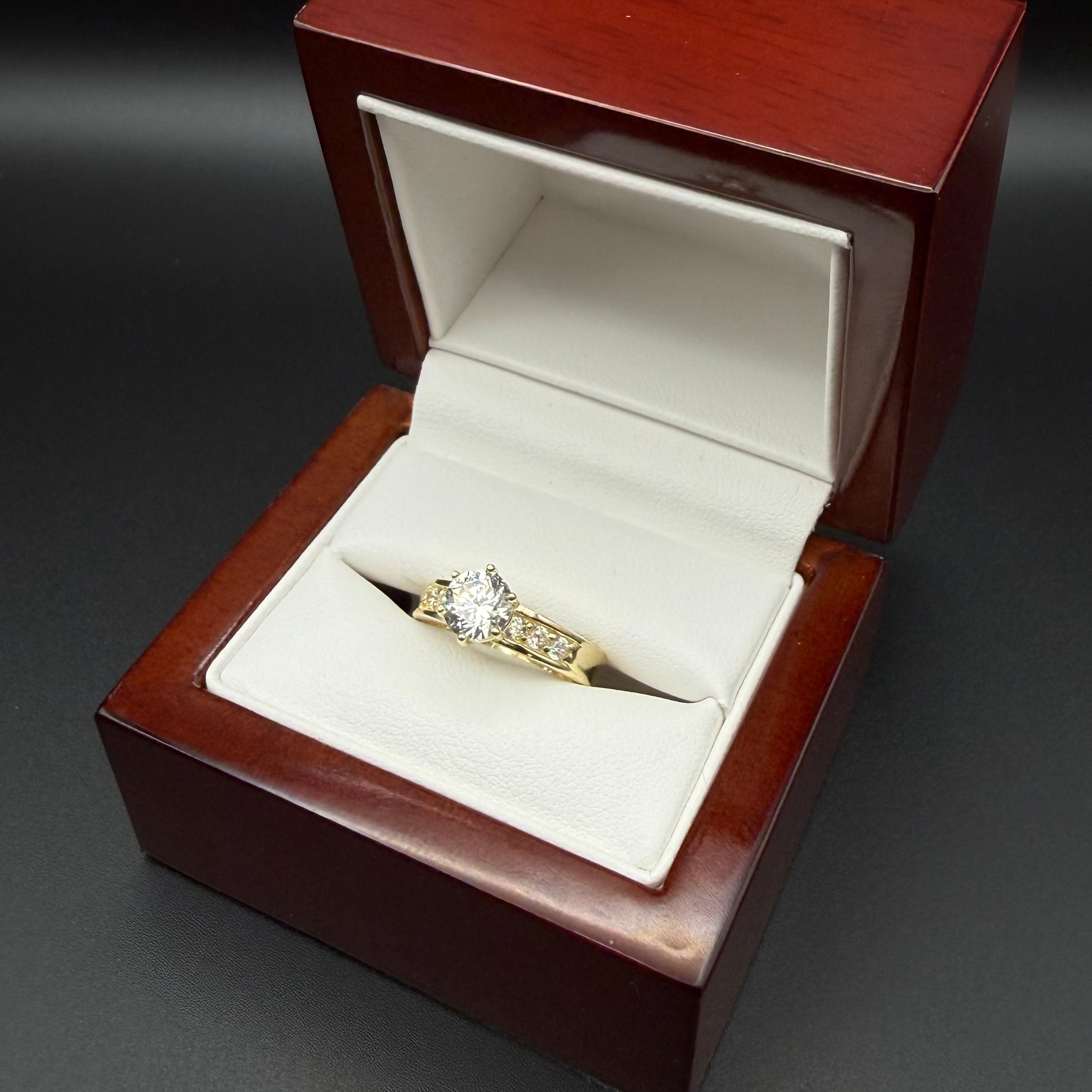 Anillo de compromiso