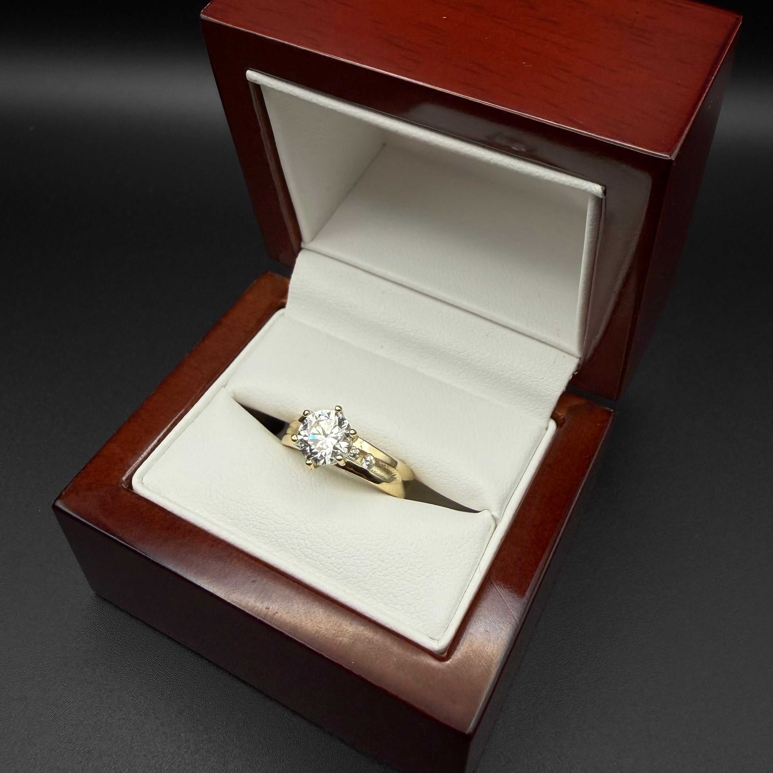 Anillo de compromiso