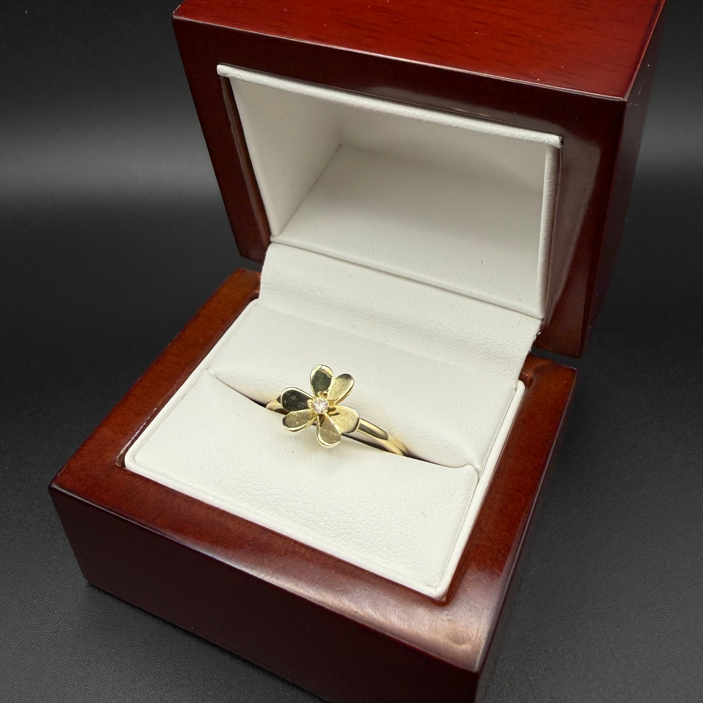 Anillo de flor