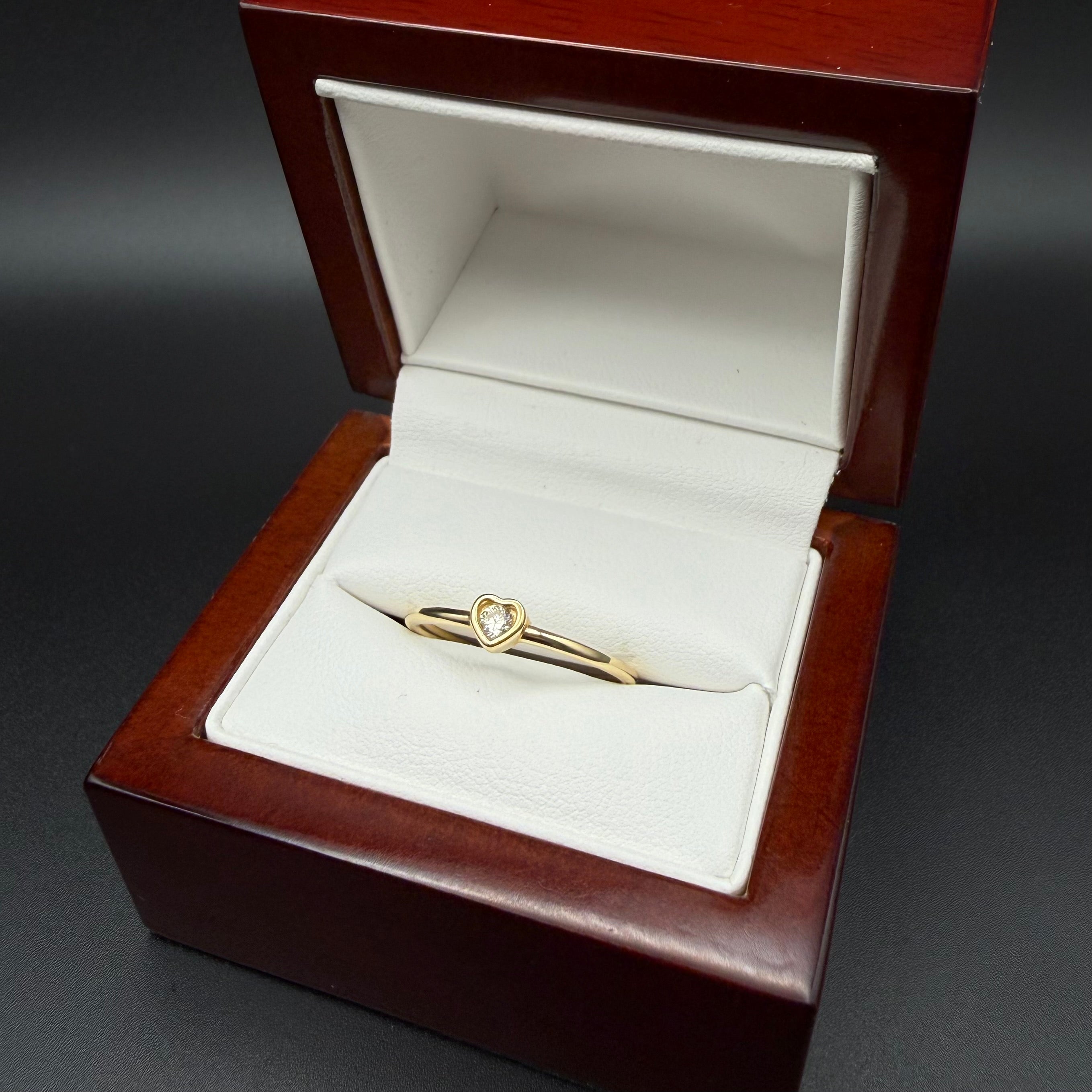 Anillo de corazón pequeño