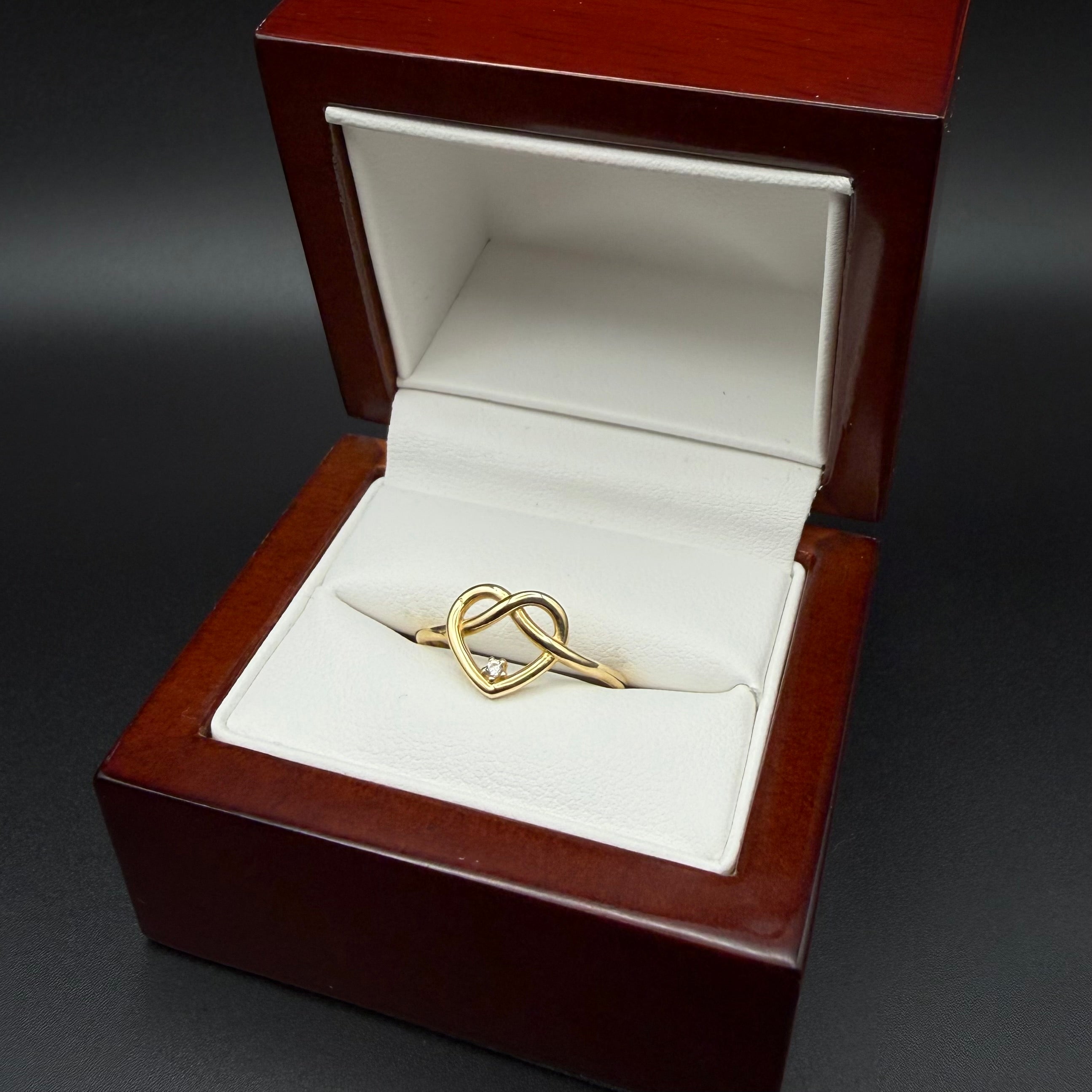 Anillo de corazón infinito