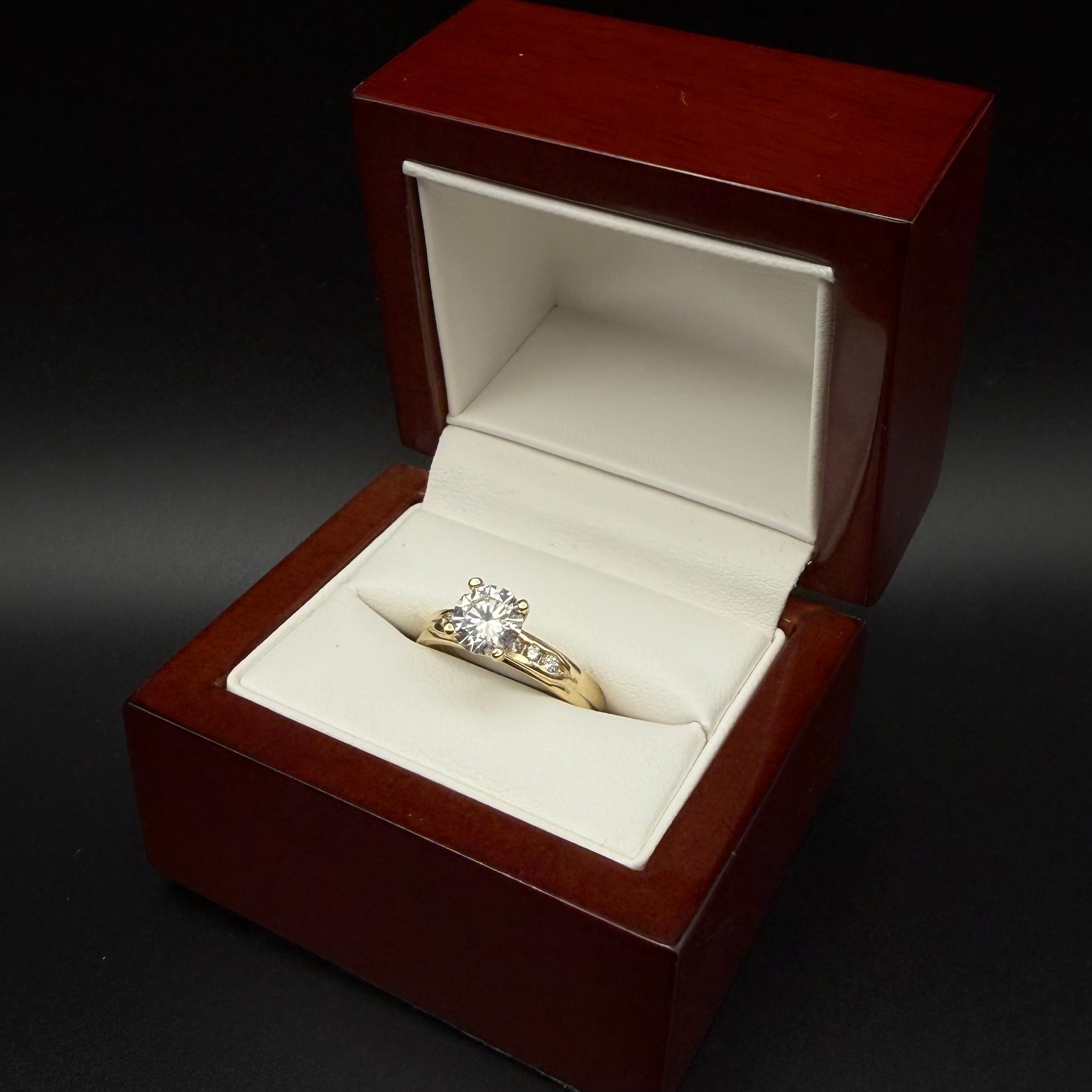 Anillo de compromiso