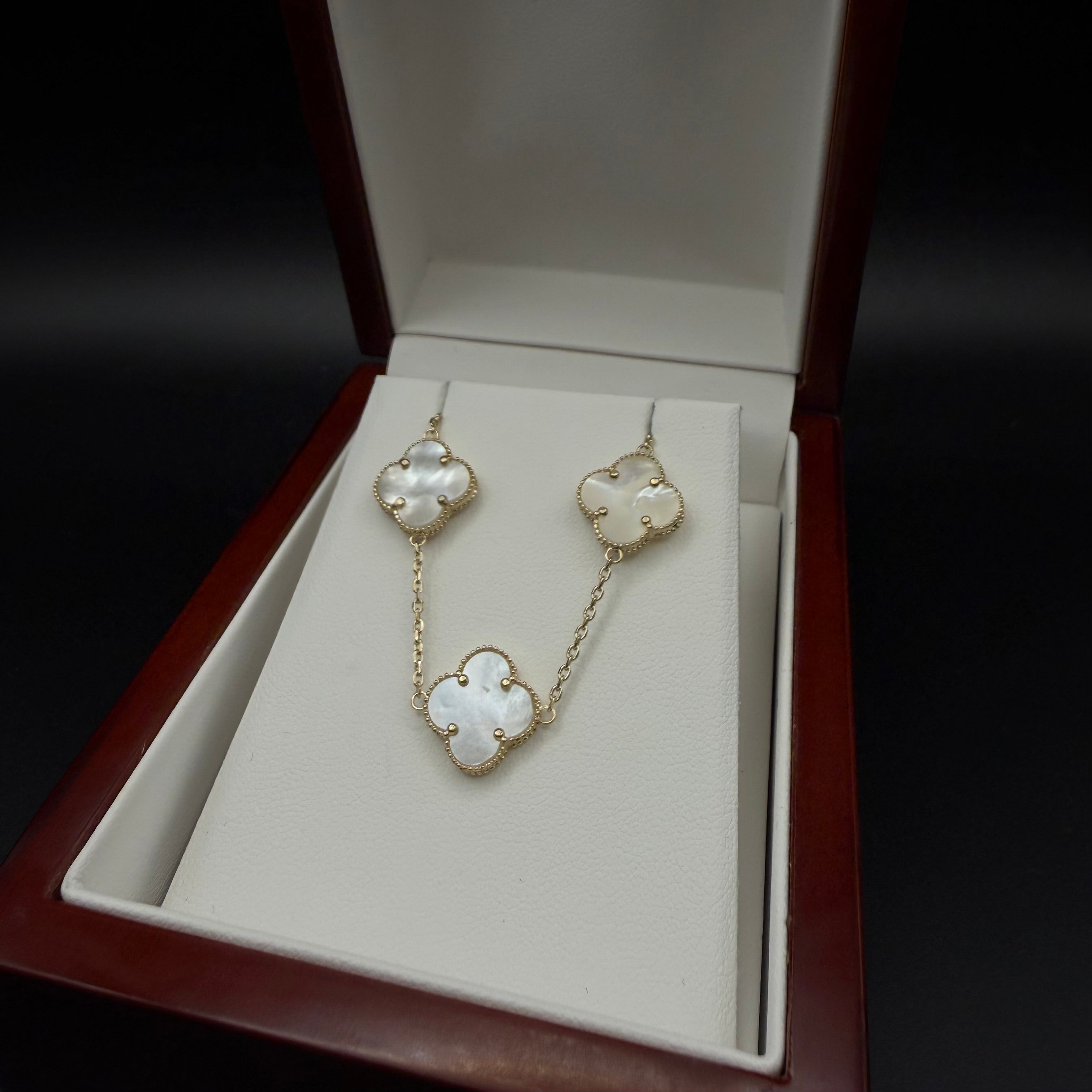 Conjunto de Encantos de Trébol